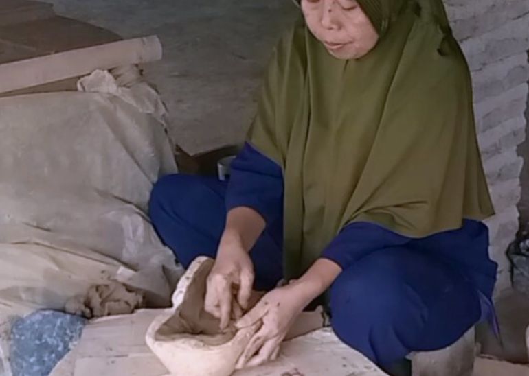 pengrajin gerabah