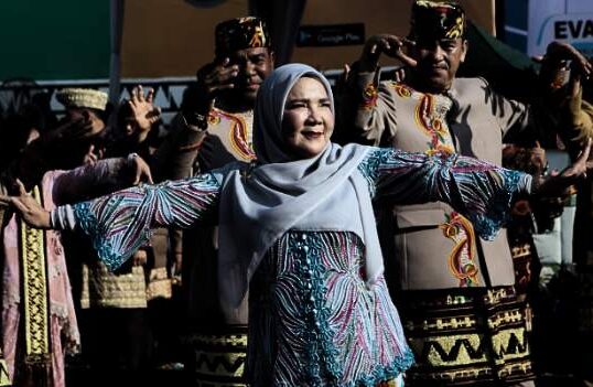 eva dwiana