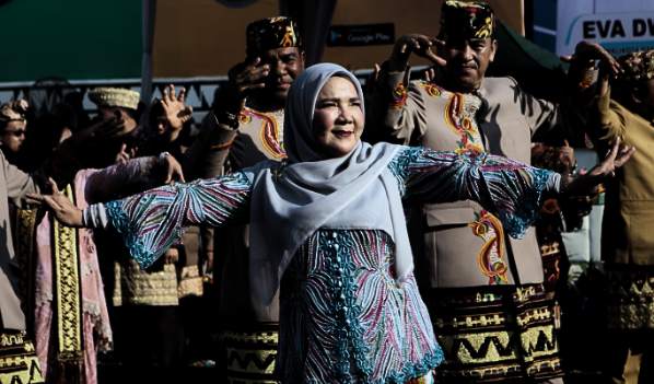 eva dwiana